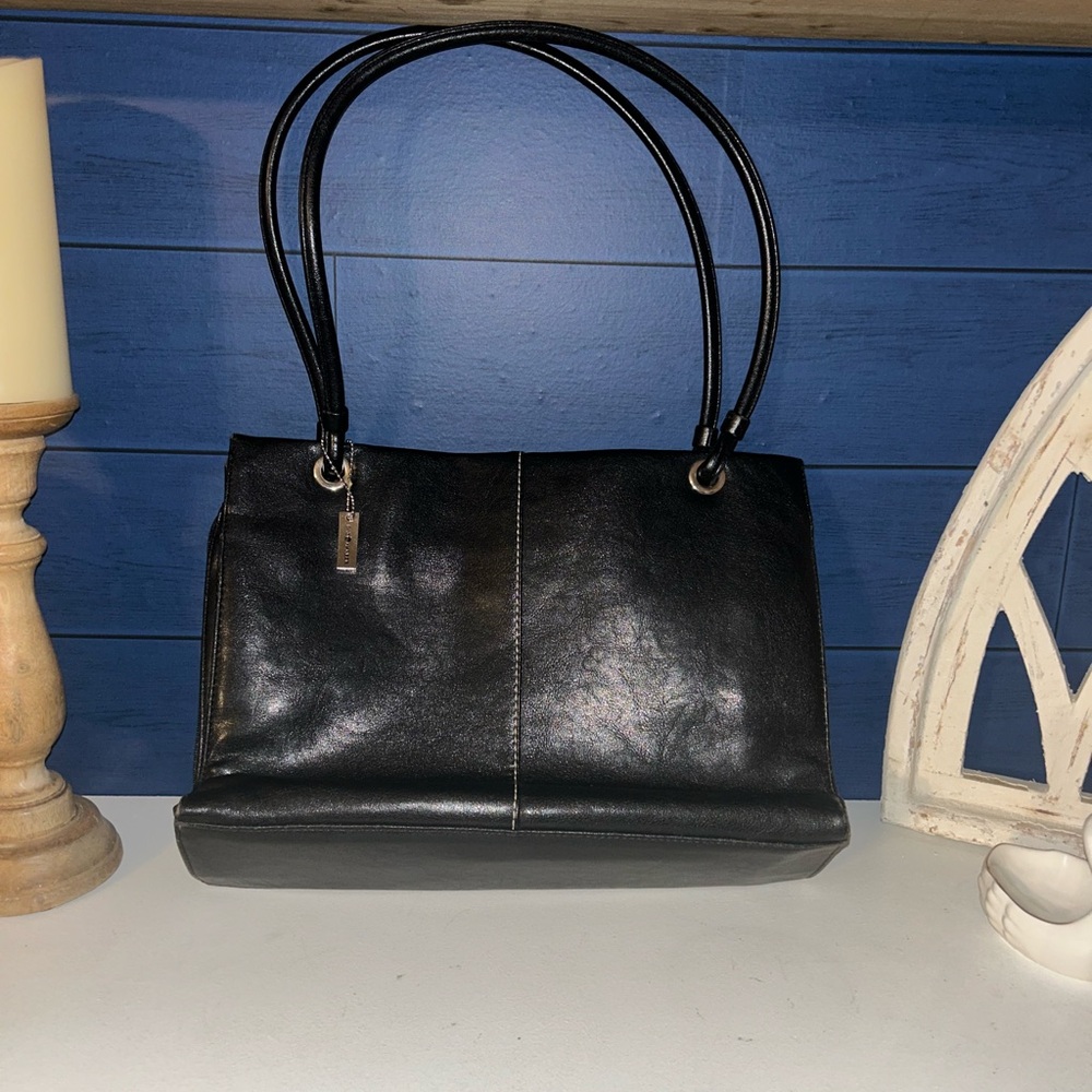 Elegant Black Leather Handbag